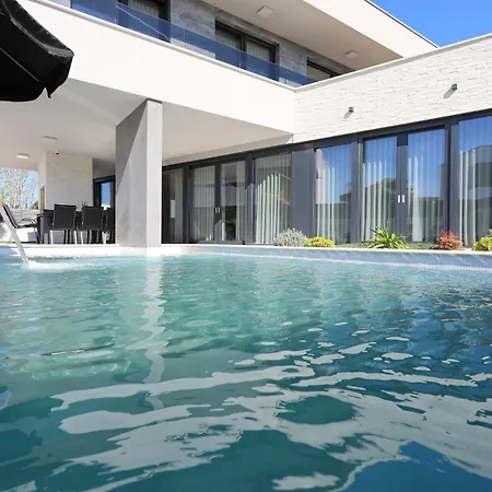 034 - Adriatic Luxury Вилла